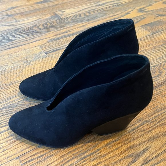 Eileen Fisher Vero Cuoio Suede Heeled Booties - Black - Size 7 - Picture 1 of 5
